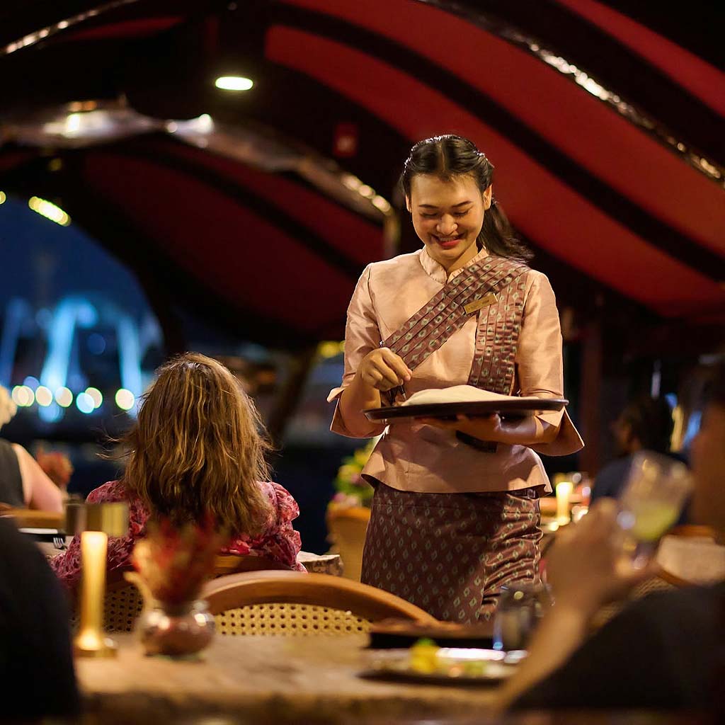 Experience an unforgettable VIP New Year's Eve 2026 dinner on Bangkok's Manohra Cruise. Indulge in luxury & Thai cuisine stunning fireworks