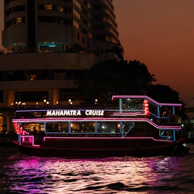 Romantic New Year's Eve 2026 Cruise Bangkok Mahapatra Cruise