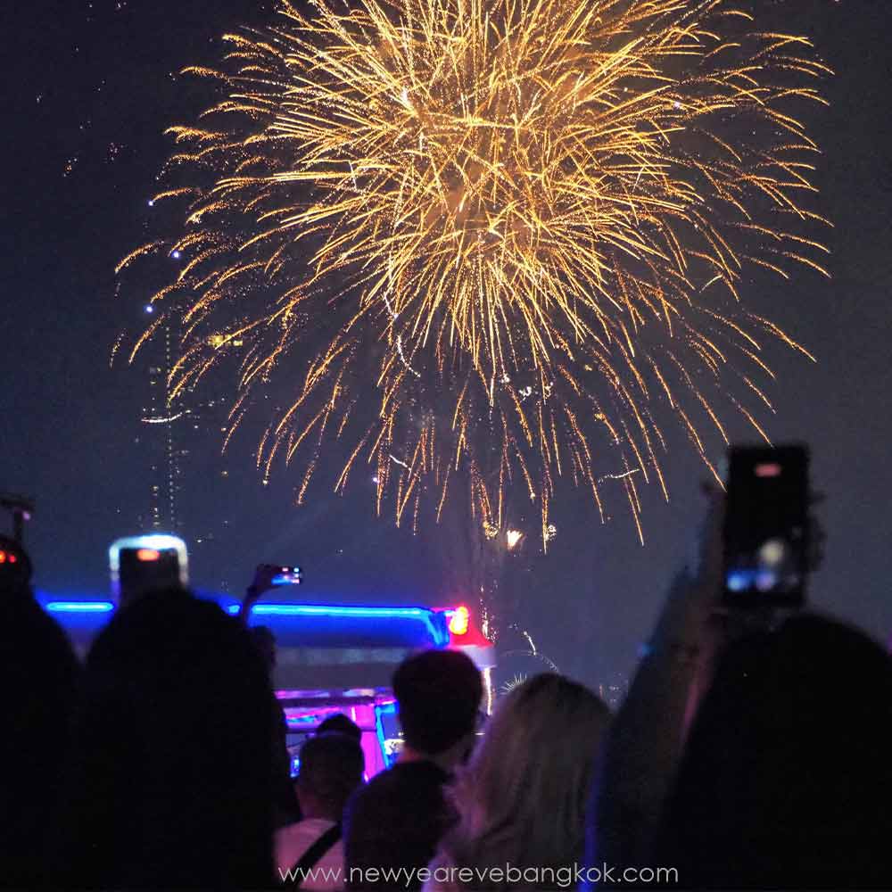 Smile Riverside Cruise New Year Eve 2026 Bangkok Dinner Cruise Packages